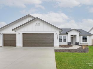 895 Thunderbolt St, Mountain Home, ID 83647