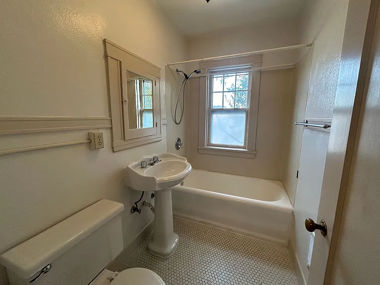1514 NE 17th Ave — Photo 16