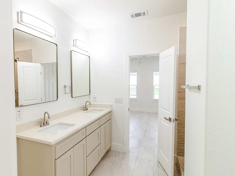 536 Highview Ct — Photo 25