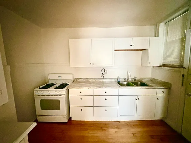 3302 Clinton Ave #2E — Photo 6