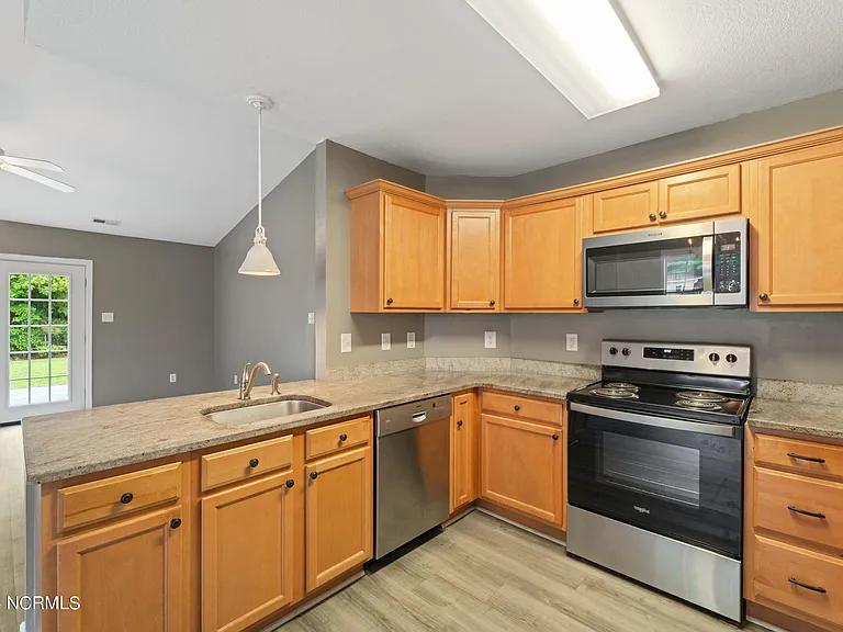 106 Cona Ct — Photo 15