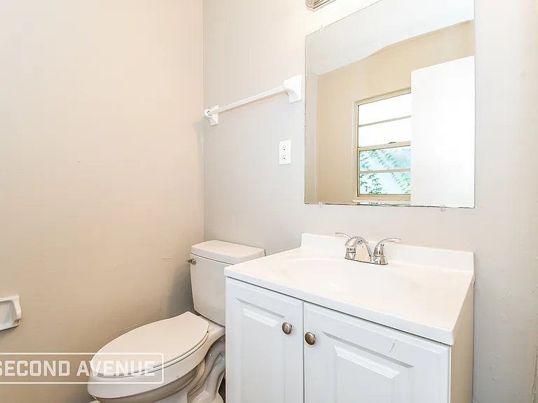 2939 W 4th St — Photo 18