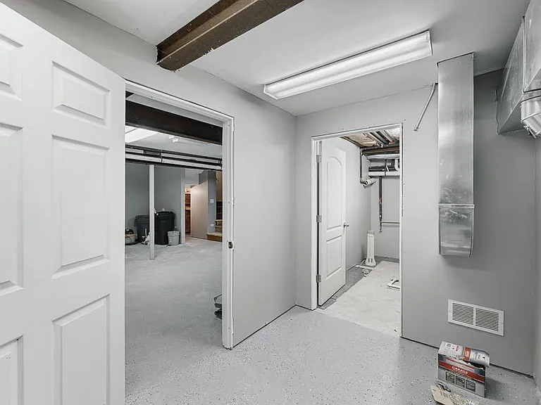2404 Ridge Ave — Photo 14