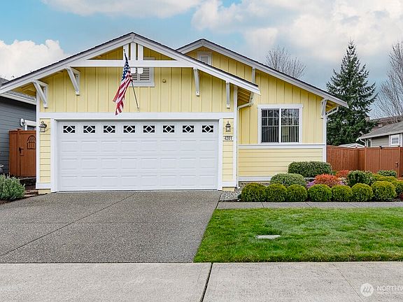 2nd image of 4201 Bainbridge Court NE