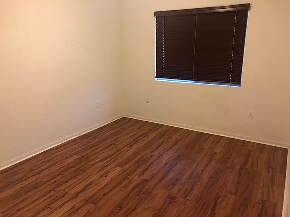 2nd image of 1050 Calle Las Palmas
