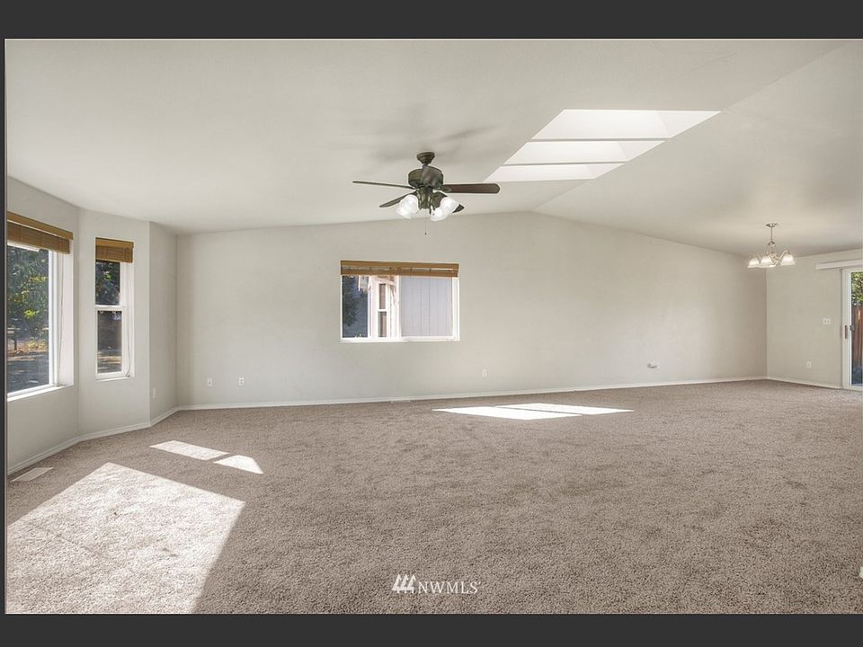 2nd image of 1601 Puget St
