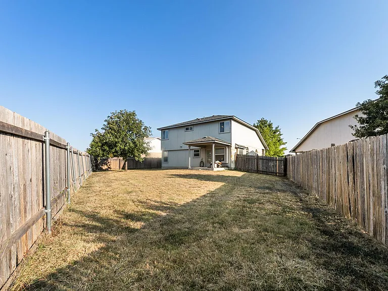 1205 Logan Dr — Photo 5