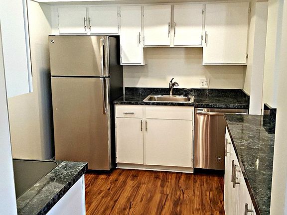 2nd image of 2112 Glouchester Dr