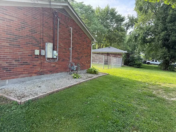 3815 Bonaventure Blvd, Louisville, KY 40219