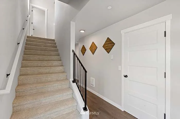 13717 Admiralty Way #F1 — Photo 5