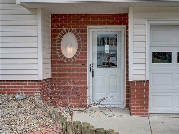 2nd image of 3406 S 114th Ave