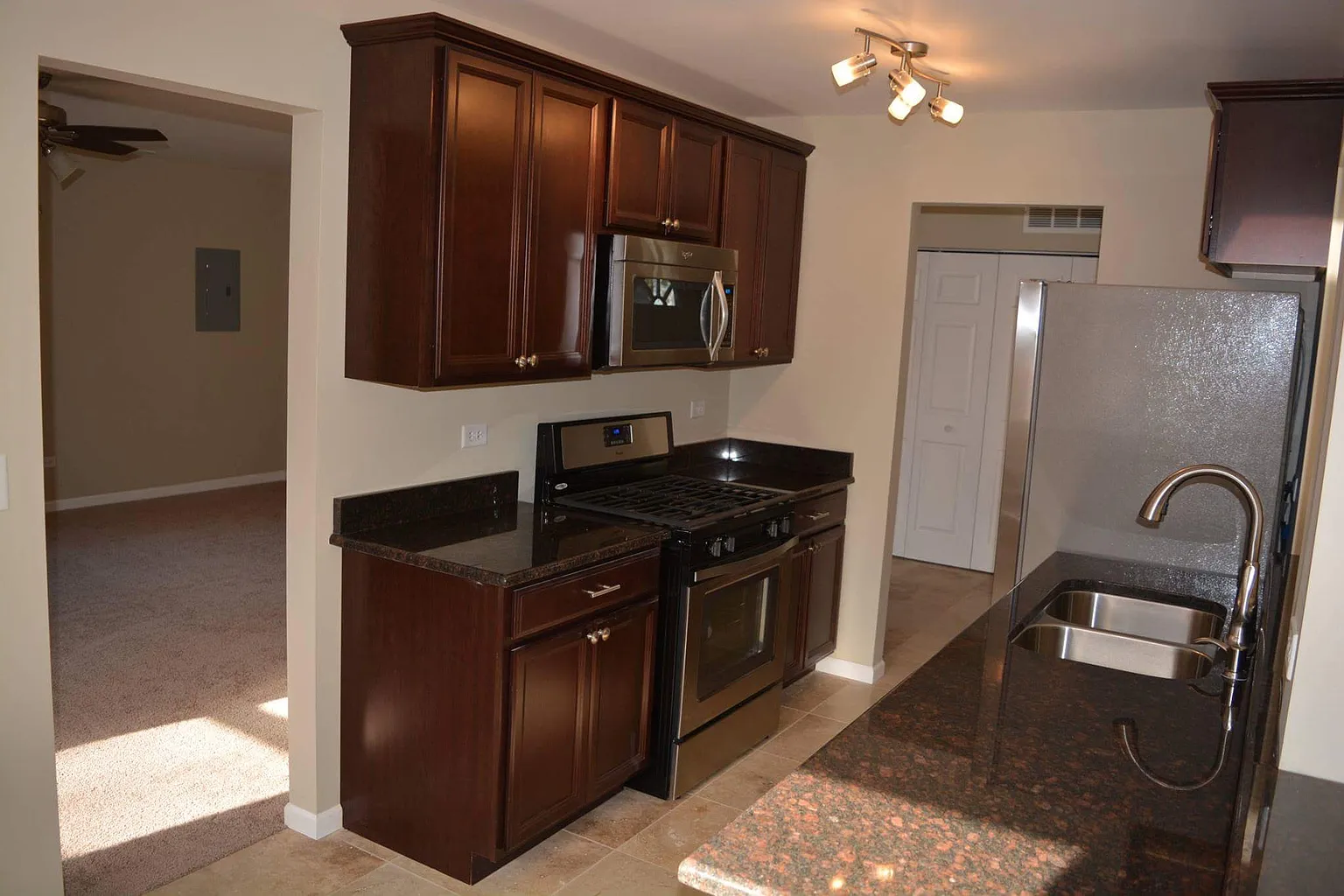 129 Lawton Ln photo 1