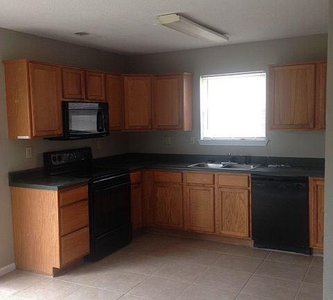 4th image of 6928 Naples Dr