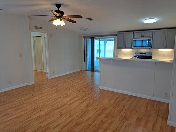 3rd image of 395 Lake Erie Ln