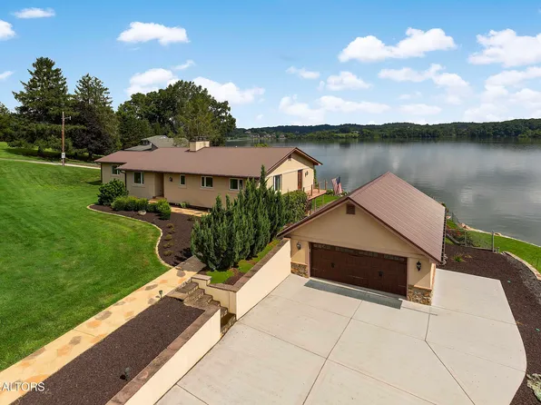 4237 Smoot Ln, Louisville, TN 37777