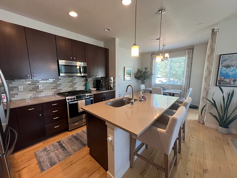 2050 W 67th Pl — Photo 11