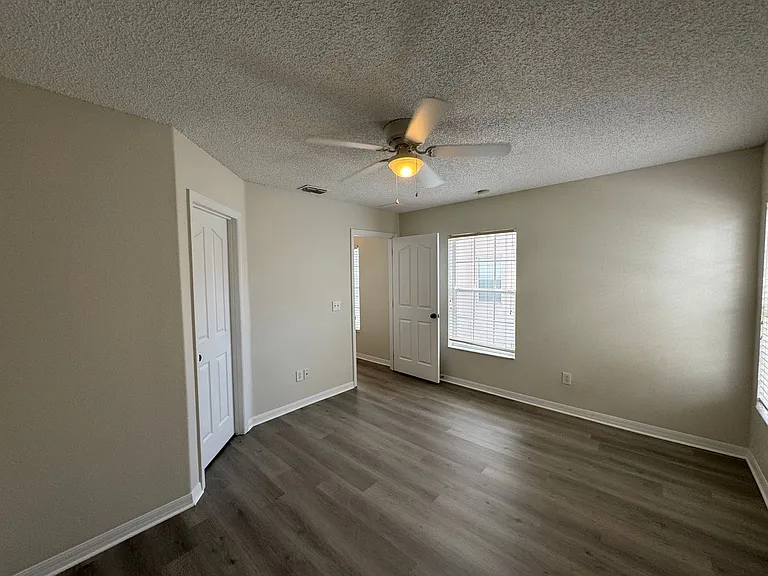 3548 Peppervine Dr — Photo 30