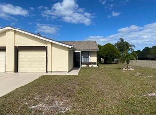 1749 SE Ryecroft Ct, Port Saint Lucie, FL 34952