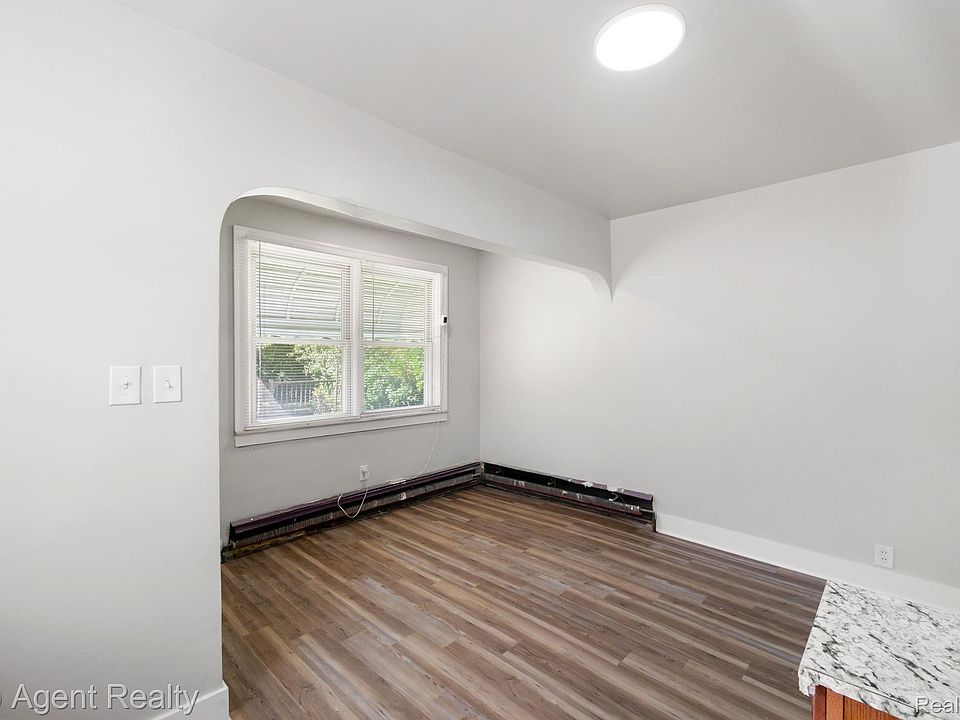 19217 Reno St, photo 14