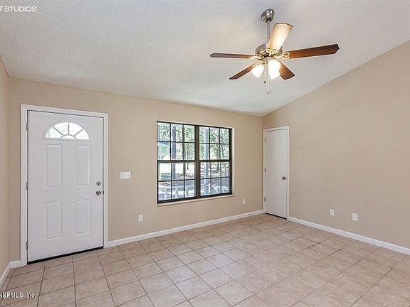 3rd image of 2511 Marigold Ave