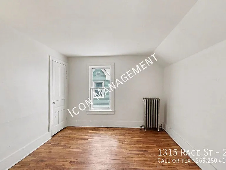 1315 Race St #2 — Photo 7