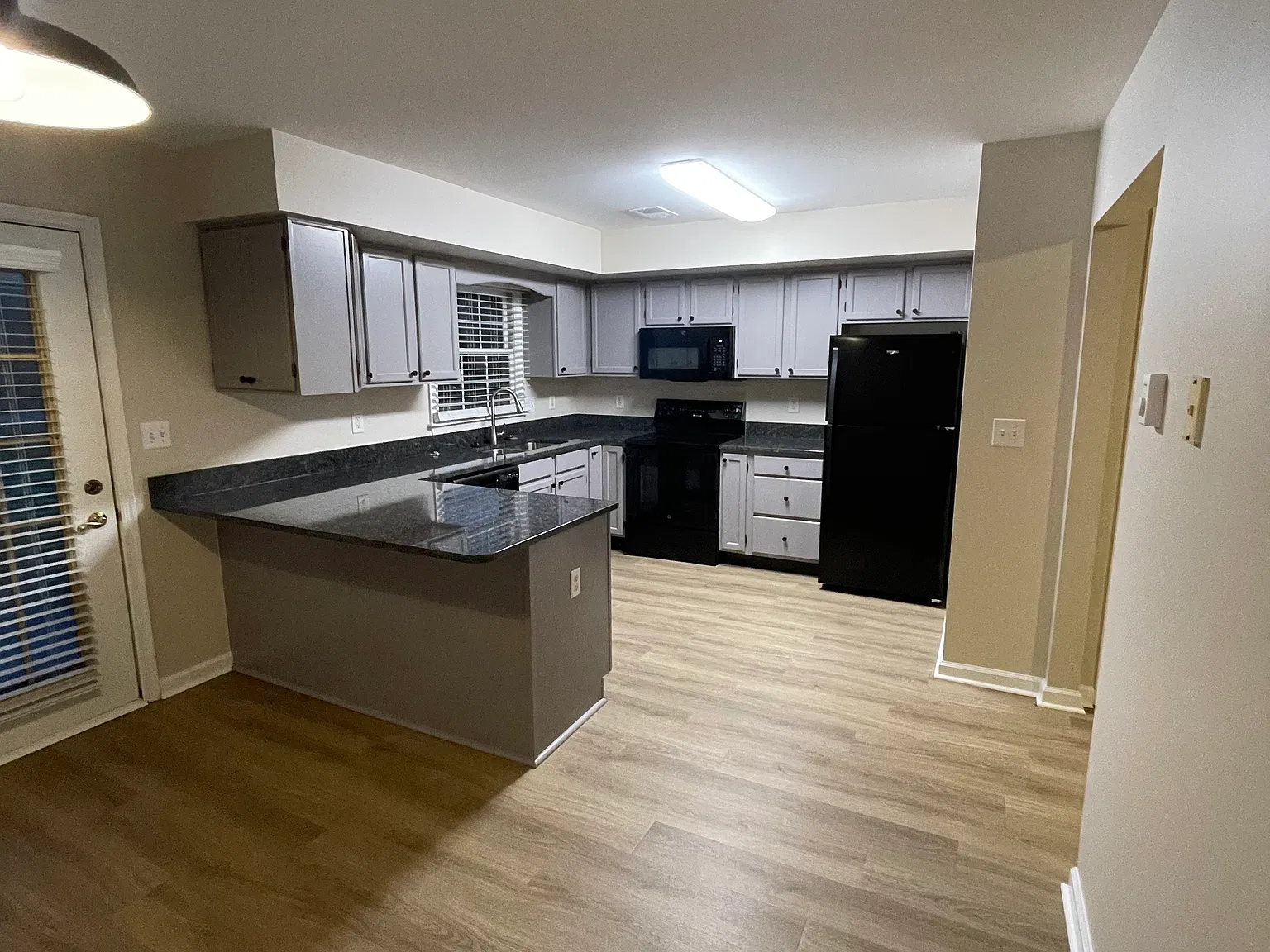 3 bed, 2.5 bath, 1440 sqft, $1,850 — Photo 2