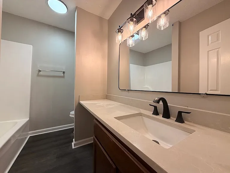 130 Cumberland Ct — Photo 8