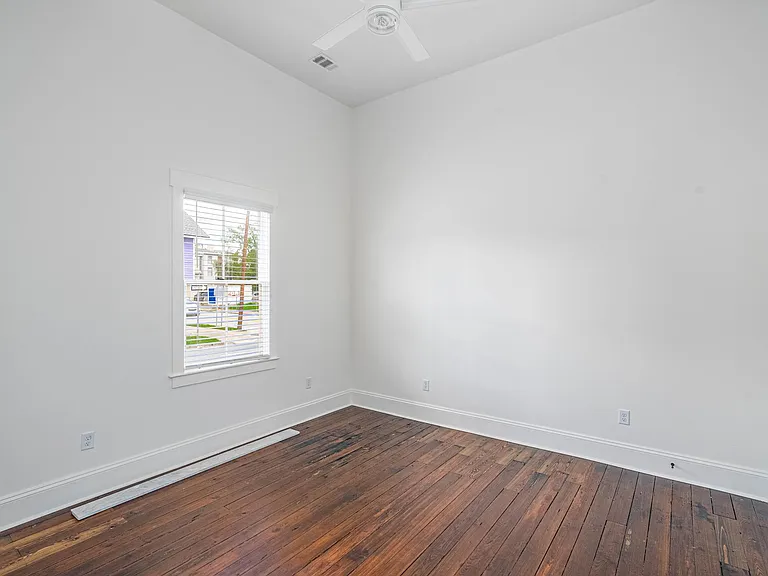 1403 Jefferson St — Photo 8