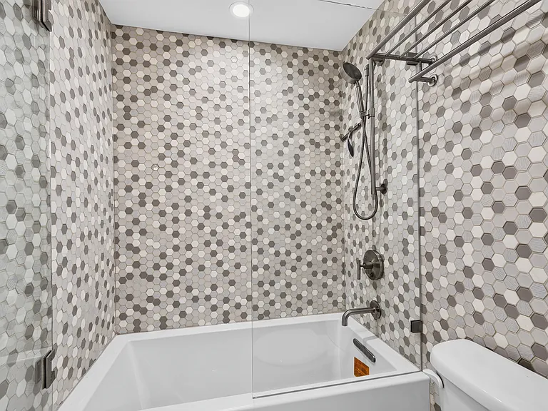 2616 NW 56th St #301 — Photo 19
