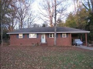 424 Dogwood Dr, Greenwood, SC 29646