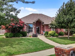 2329 Chase Way, Yukon, OK 73099