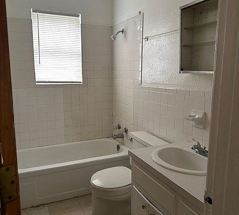 4th image of 1211 W Hunt St