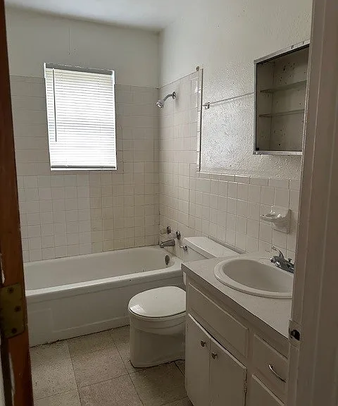 1211 W Hunt St — Photo 4