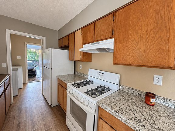 5th image of 5308 S Pleasant Valley Rd #A