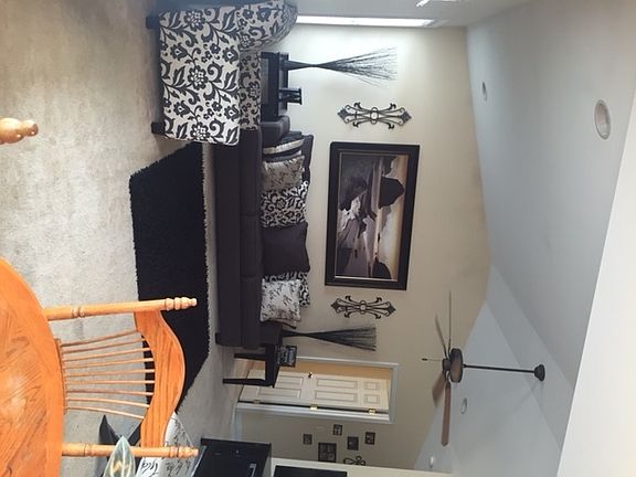 Charming open floor plan : This picture is from the kitchen table looking into the living room.