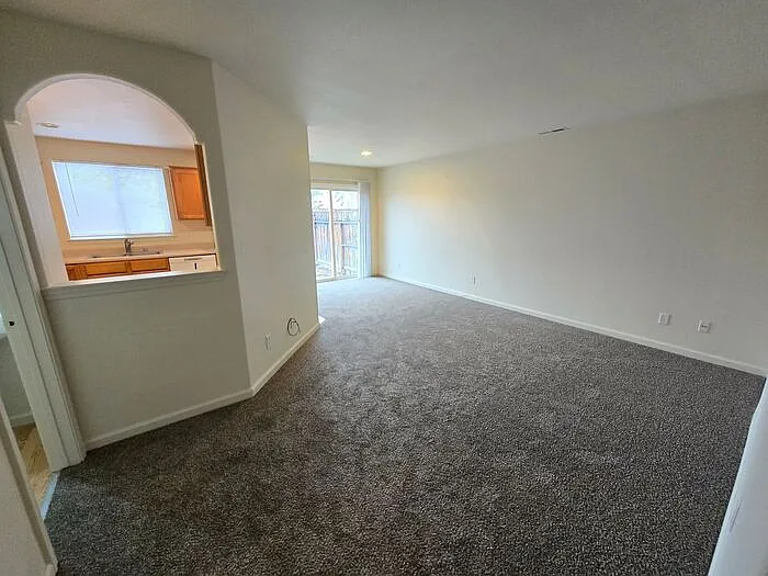 215 Meadowood Ct #A — Photo 2