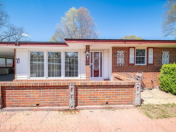 5th image of 2505 Broadmoor Dr