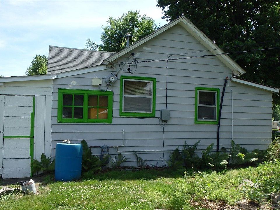 2nd image of 306 W Temple St