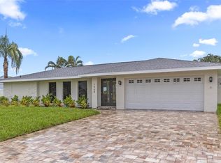 1964 Tanglewood Dr NE, Saint Petersburg, FL 33702