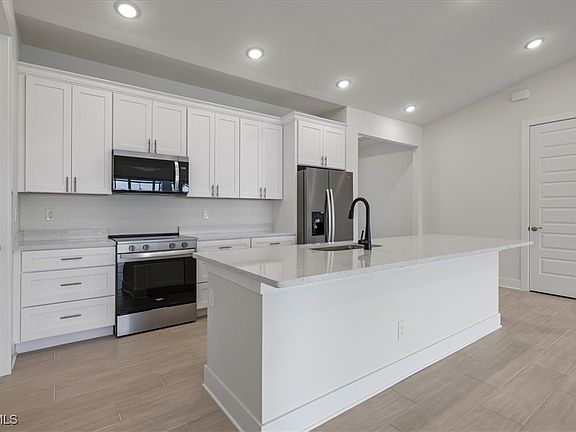 5th image of 1307 SW 28th Terrace Cpe