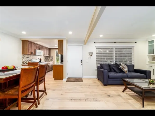 1380 Cabrillo Park Dr APT A, Santa Ana, CA 92701