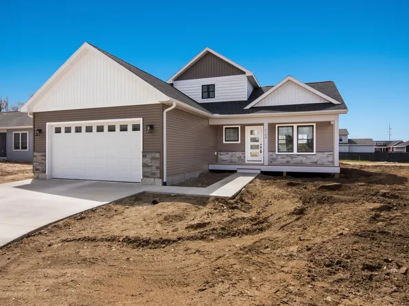 2102 Cottonwood Ave, Grawn, MI 49637