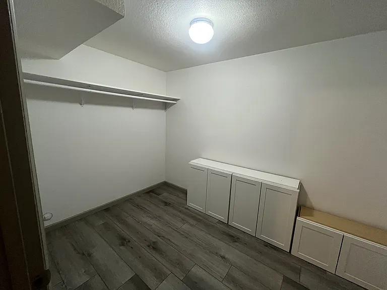 317 Victoria St — Photo 38