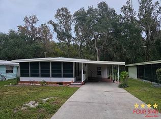 135 Kings Blvd, Leesburg, FL 34748