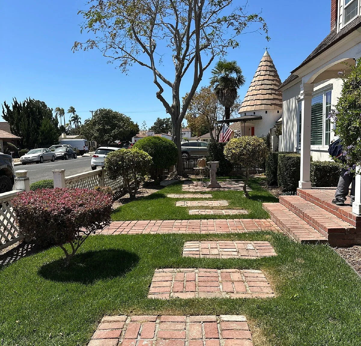 4 bed, 3.0 bath, 2300 sqft, $3,950 — Photo 2