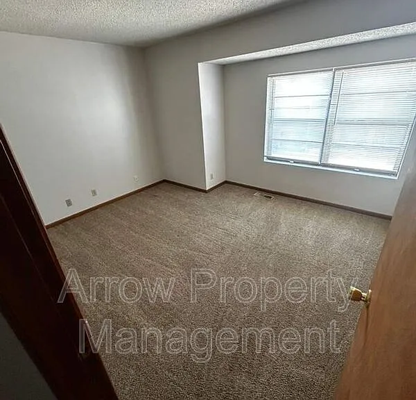 1304 S Jackson St — Photo 13
