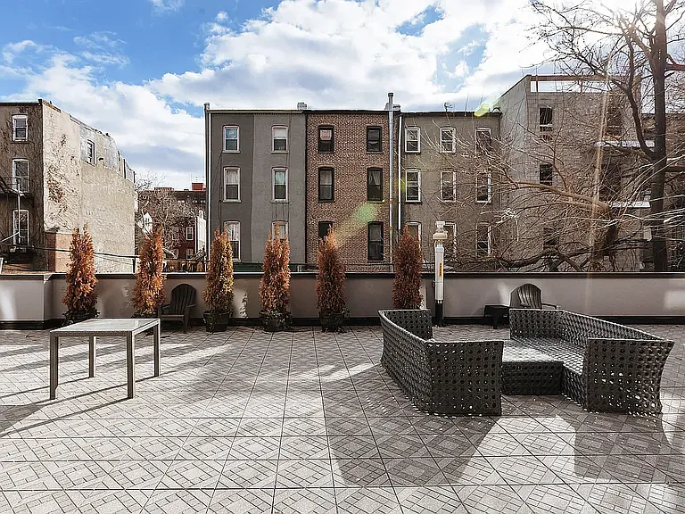 818 Lexington Ave #3R — Photo 11