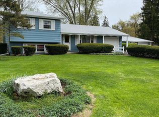 2S773 Williams Rd, Warrenville, IL 60555