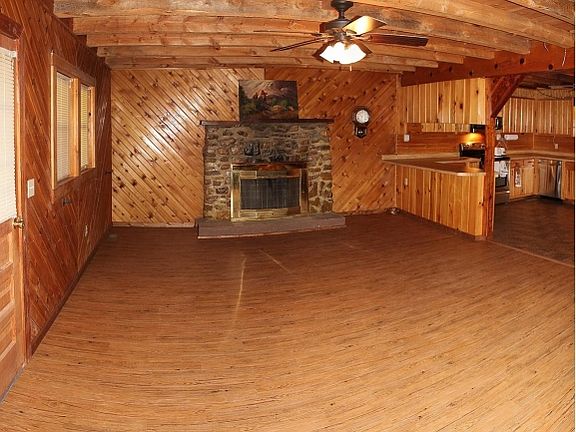 3rd image of 342 Olivet Haven Ln