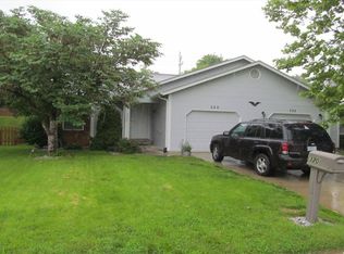 320 Della Dr, Saint Peters, MO 63376